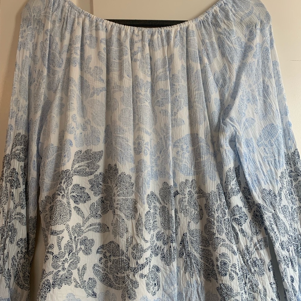 LOFT 3/4 sleeve flowy style blouse great condition. Size Large